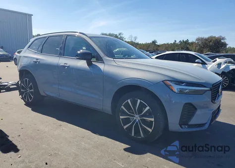 2024 Volvo Xc60 Plus z USA, uszkodzony, nr VIN YV4L12RL9R1761522